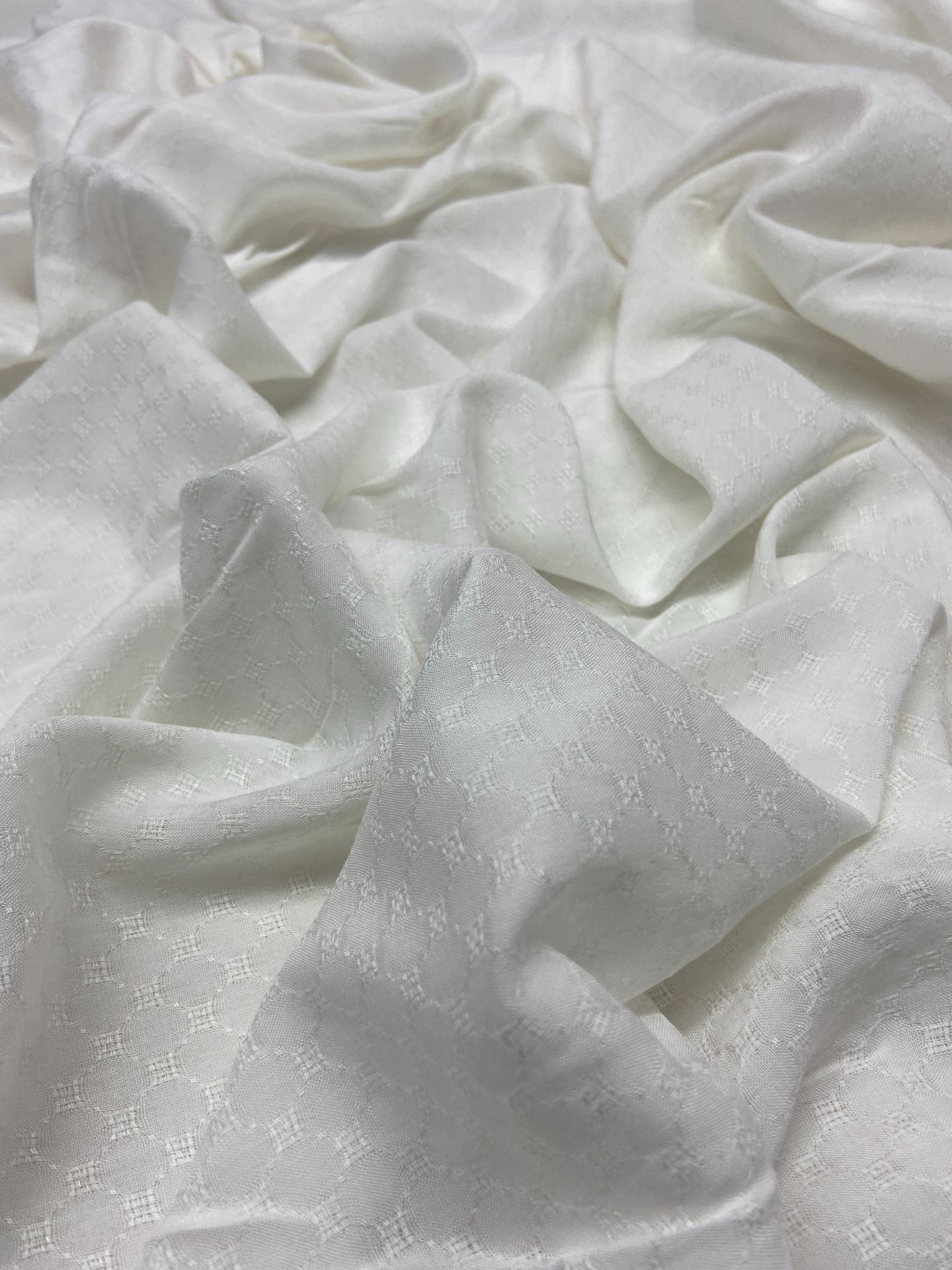 Vegan İtalyan Brokar Viskon Jakar Kumaş Off-White (col-2024-5003)