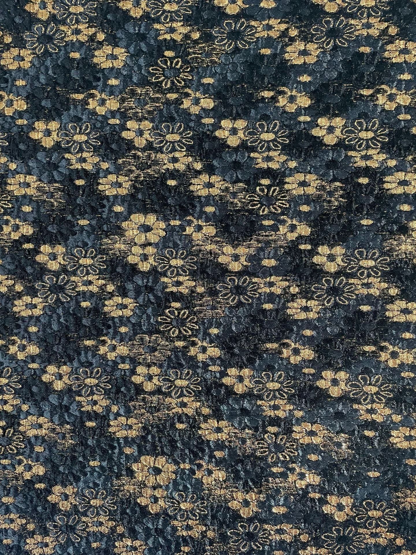 قماش بروكار كلاسيكي إيطالي (col-2024-25)