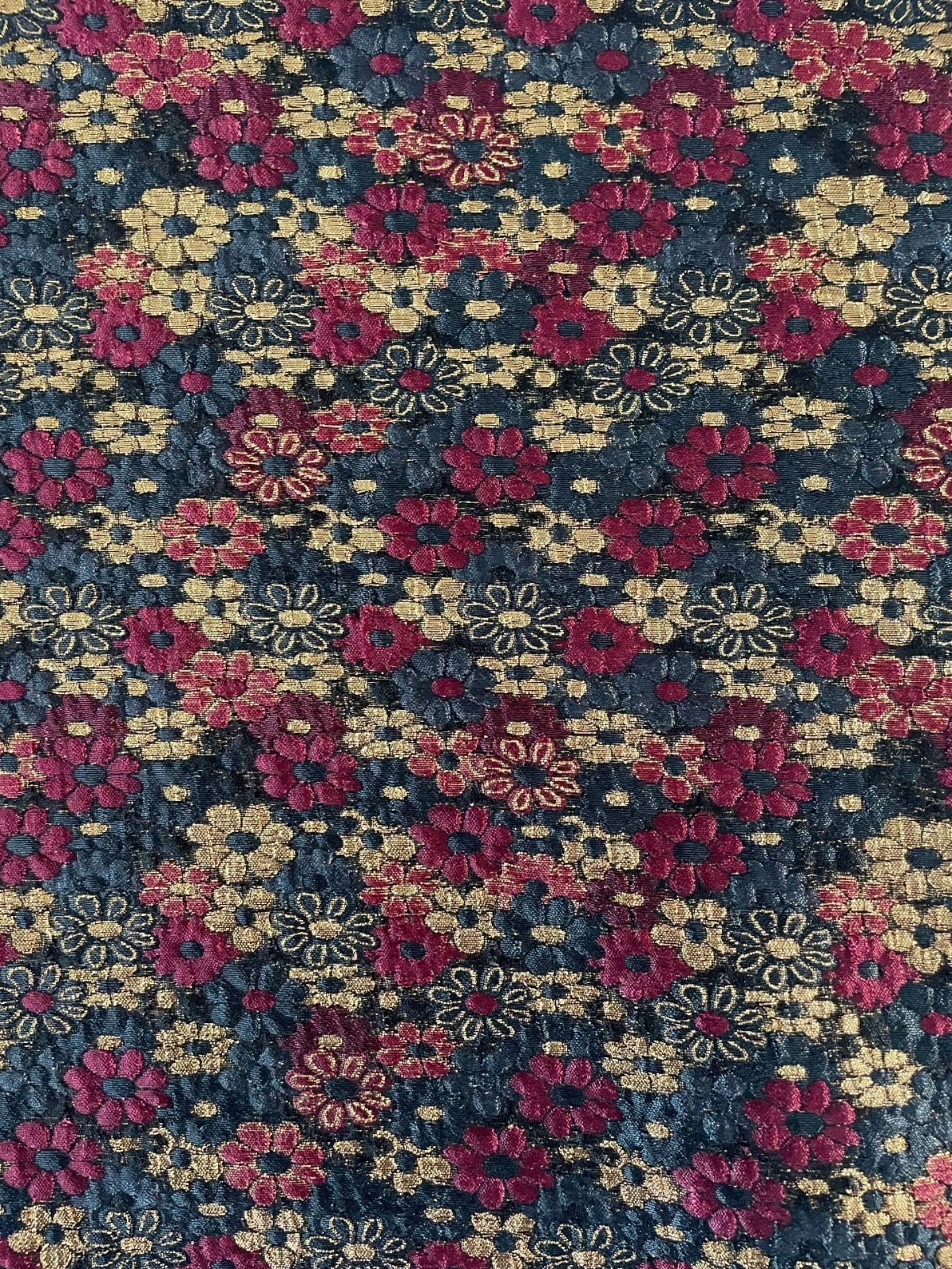 İtalyan Klasik Brokar Kumaş (col-2024-22)