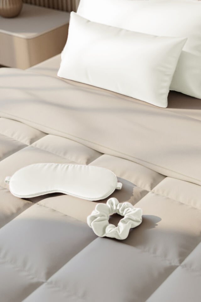 %100 İpek Yastık Kılıfı 50x70 cm - KIRIKBEYAZ