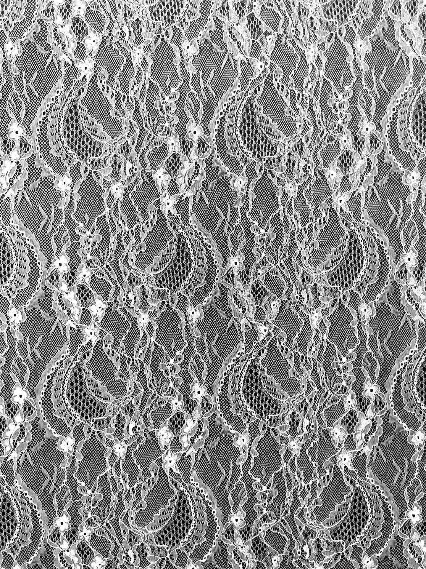 دانتيل فرنسي فاخر 1 متر قماش أبيض أوف وايت (col-2021-029)