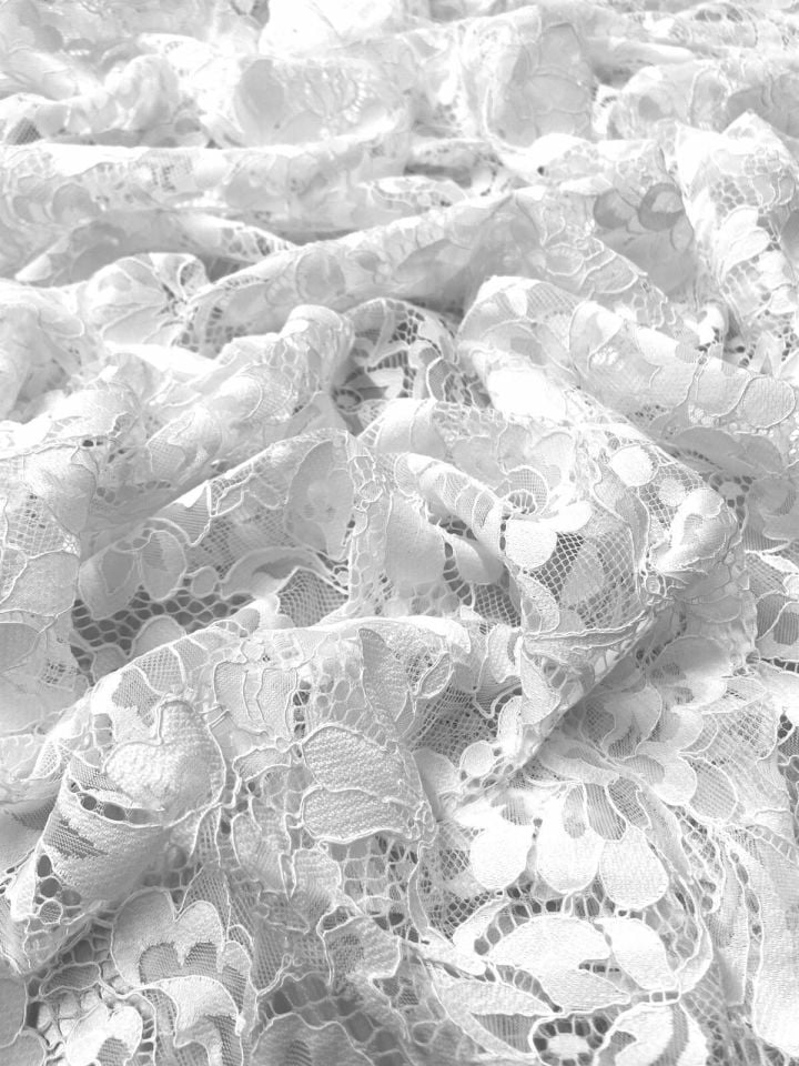 دانتيل فرنسي فاخر بحبل 1 متر قماش أبيض فاتح (col-2022-001A)