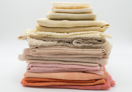 أقمشة الدانتيل والتطريز المطرزة